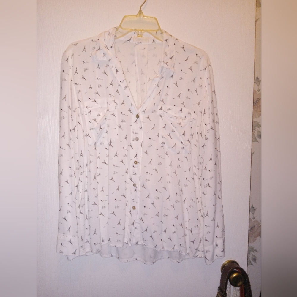 Blouse with eifle towers